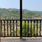 Сasa de vacaciones View In - Families Only
