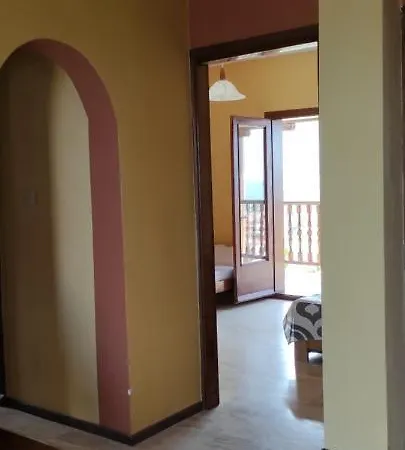 View In - Families Only * פוליכרונו
